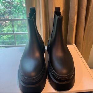Jeffrey Campbell chunky black boots 
Size 9- women’s
